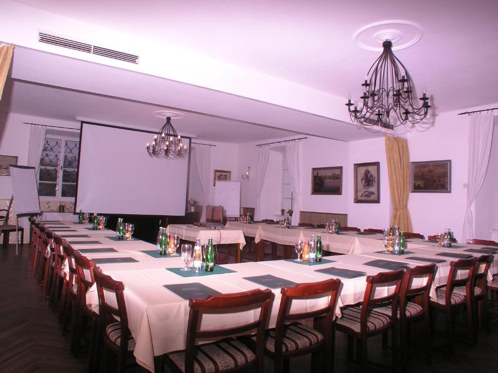 Schlosshotel Zamek Zdikov Екстер'єр фото