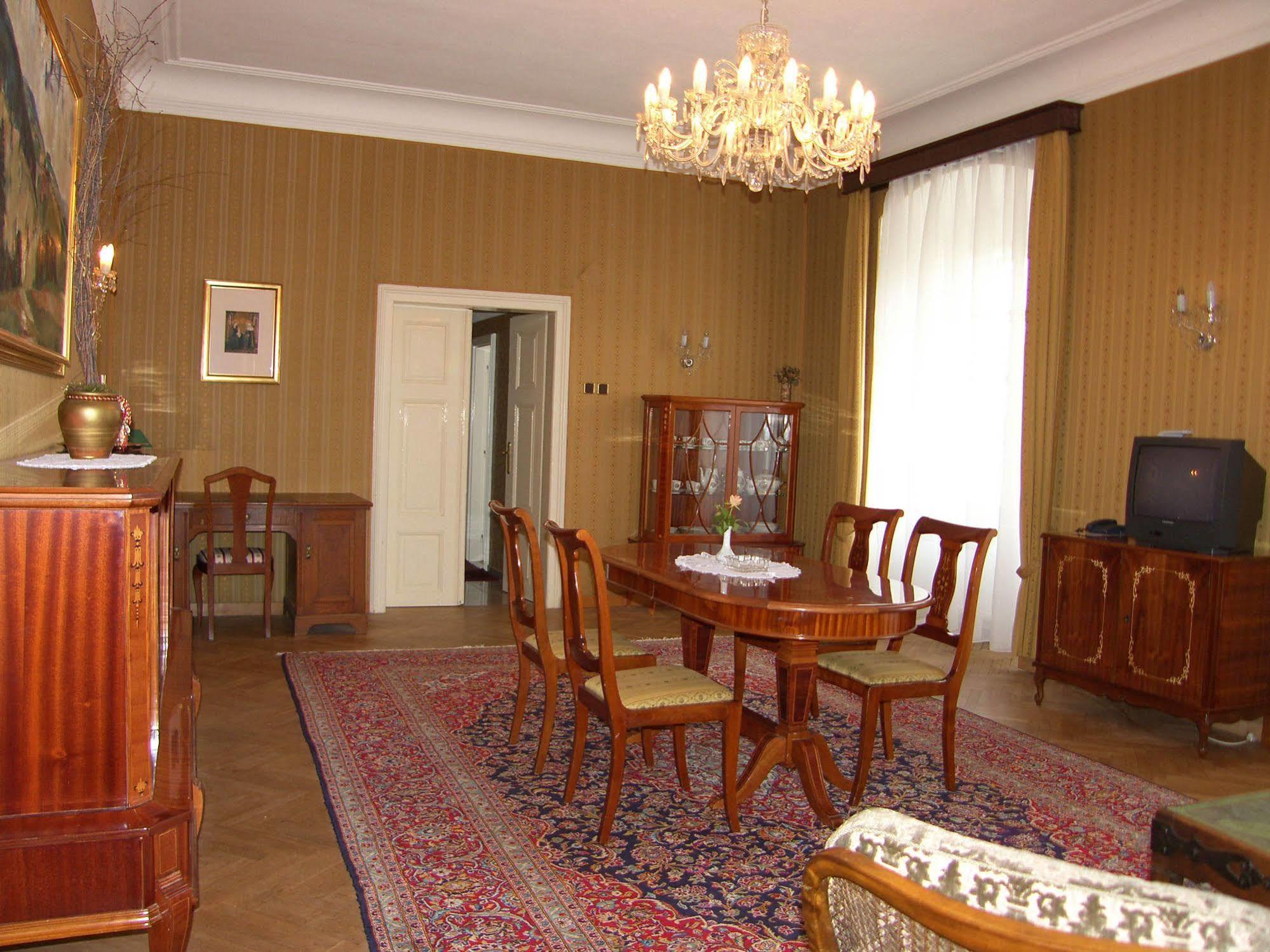 Schlosshotel Zamek Zdikov Екстер'єр фото