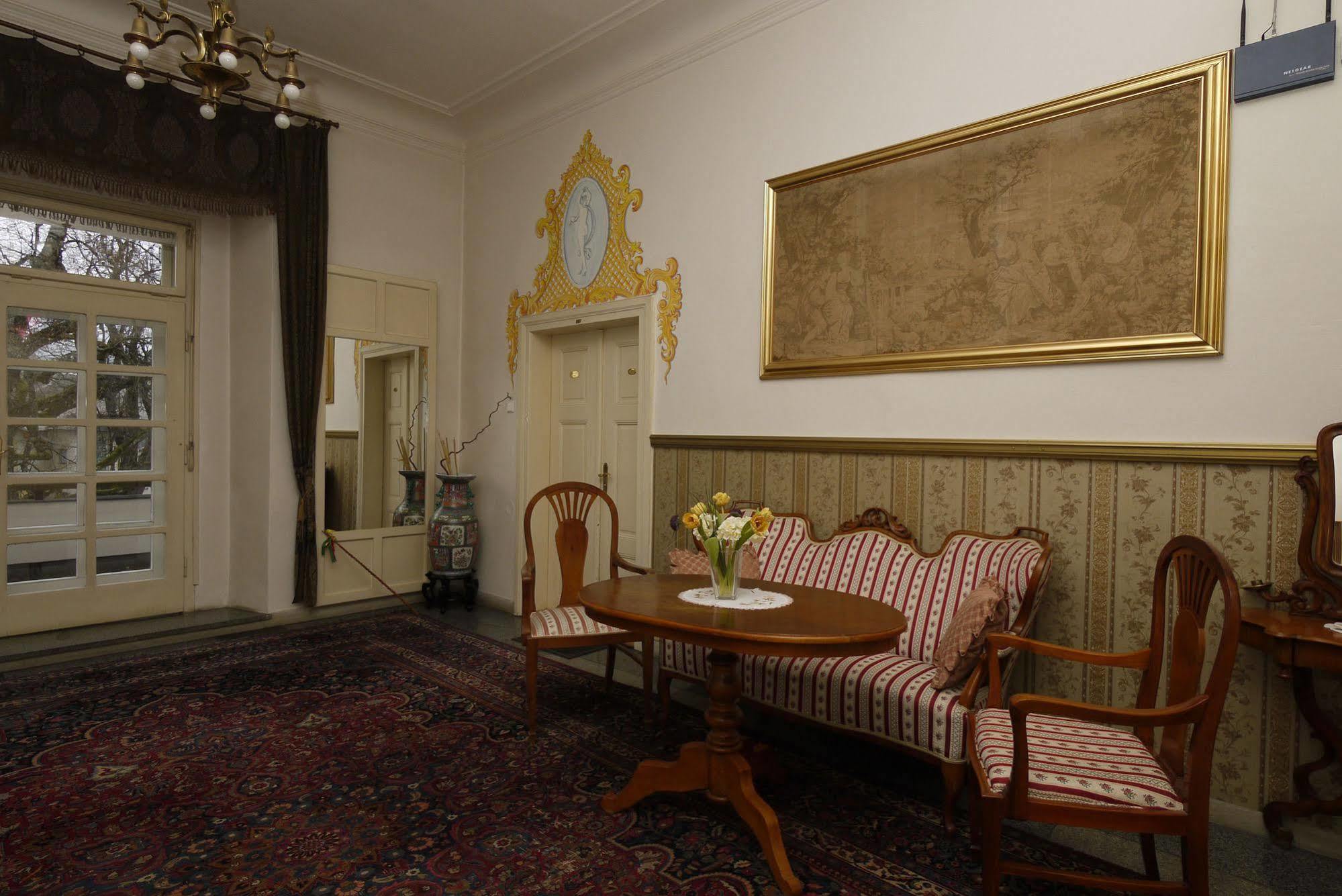 Schlosshotel Zamek Zdikov Екстер'єр фото