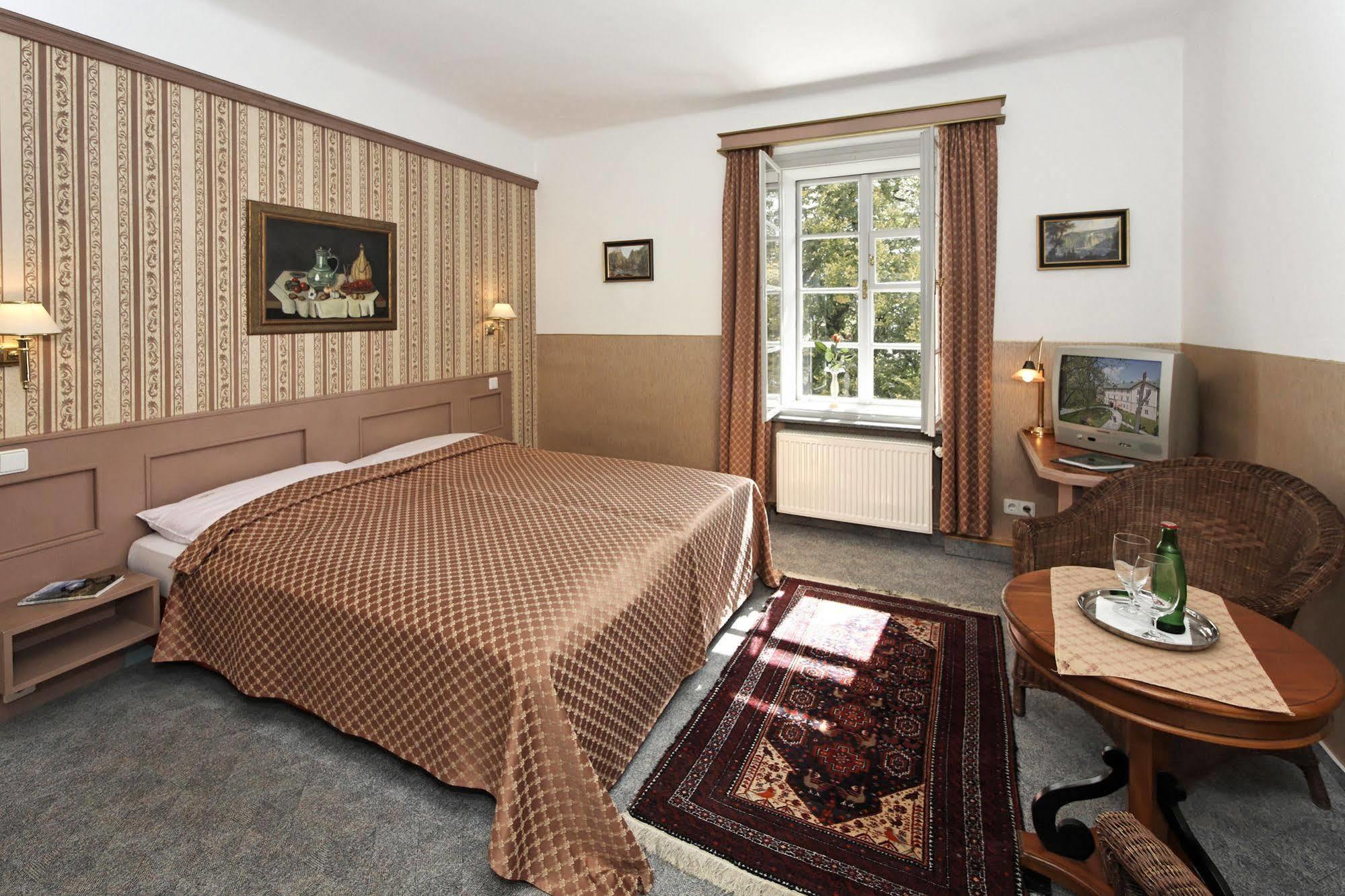 Schlosshotel Zamek Zdikov Екстер'єр фото