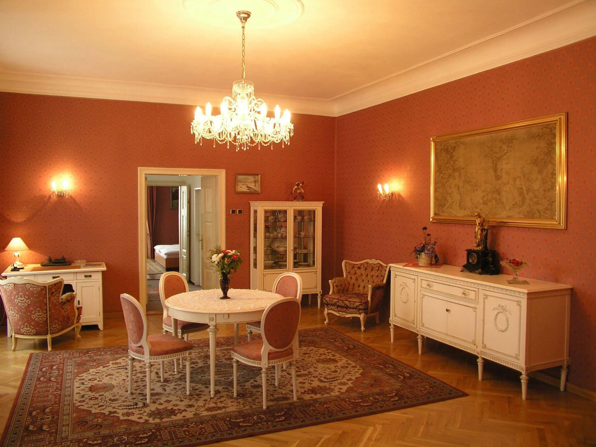 Schlosshotel Zamek Zdikov Екстер'єр фото