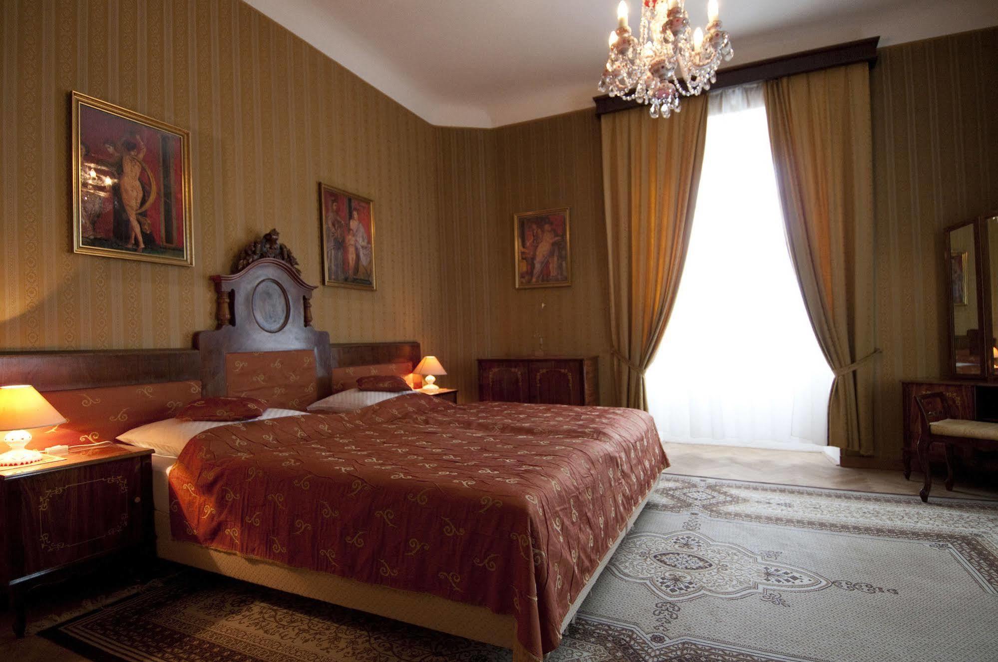 Schlosshotel Zamek Zdikov Екстер'єр фото